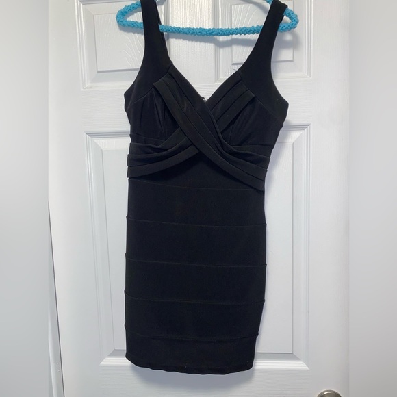 Dresses & Skirts - Women’s size 7 semi formal dress